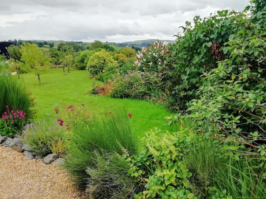 Country Home With Gardens Ньютаун Екстер'єр фото