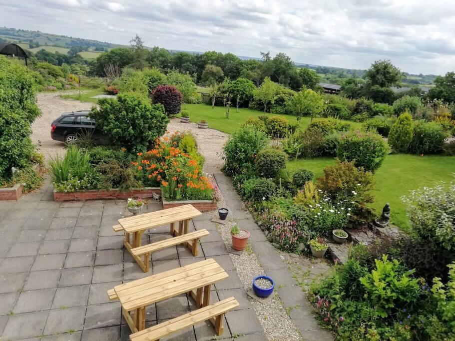 Country Home With Gardens Ньютаун Екстер'єр фото